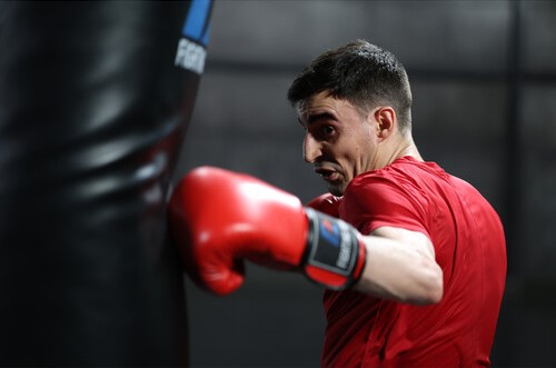 Man boxing taken by a Canon EOS R6 II