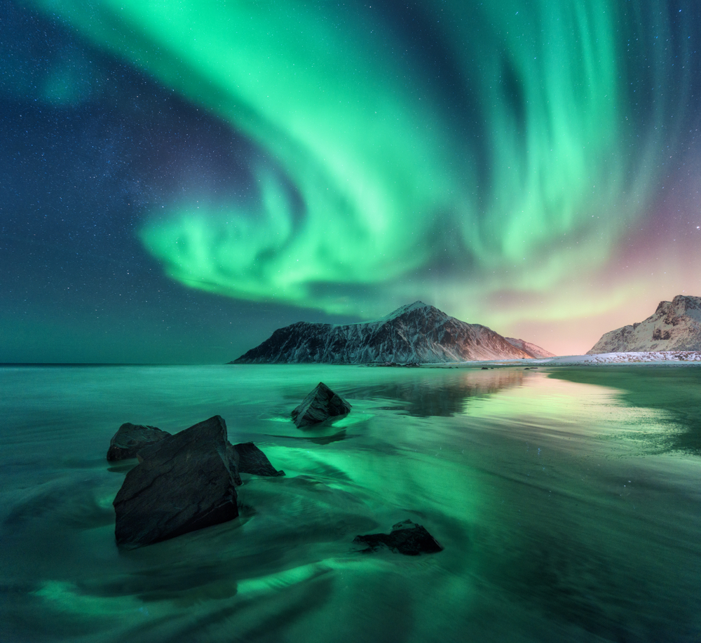  Northern lights in Lofoten islands, Norway